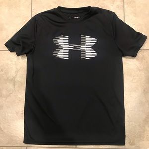 Under Armour Youth Large tshirt
